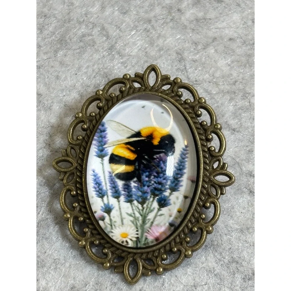 #76. Vintage-style Bumblebee Floral Artwork Brooch